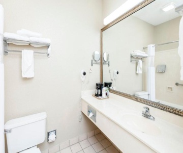 Regency Inn & Suites