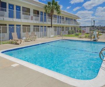 Motel 6 Gulfport, MS Airport