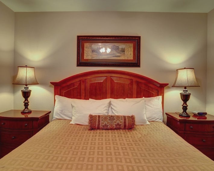 Branson Condo Resorts (behind Andy Williams Theater)
