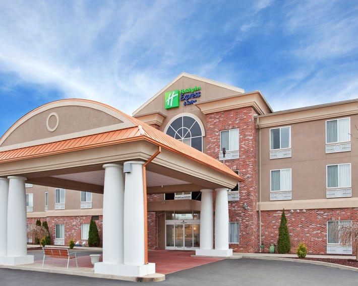 Holiday Inn Express & Suites Farmington