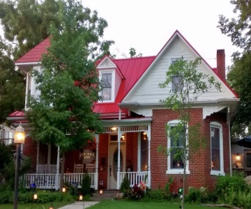 Historic Iron Horse Inn