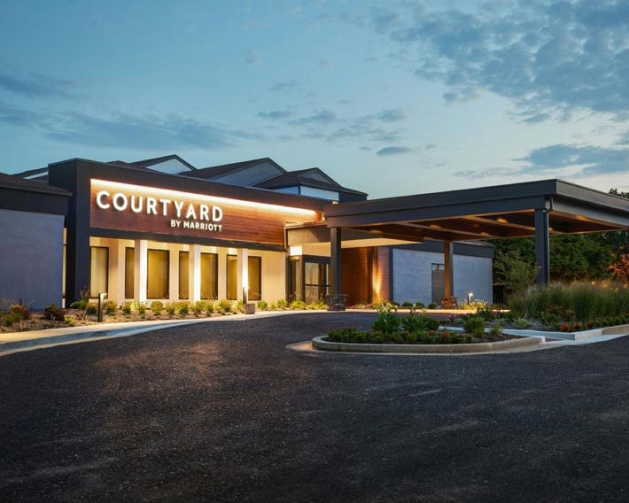 Courtyard St. Louis Westport Plaza