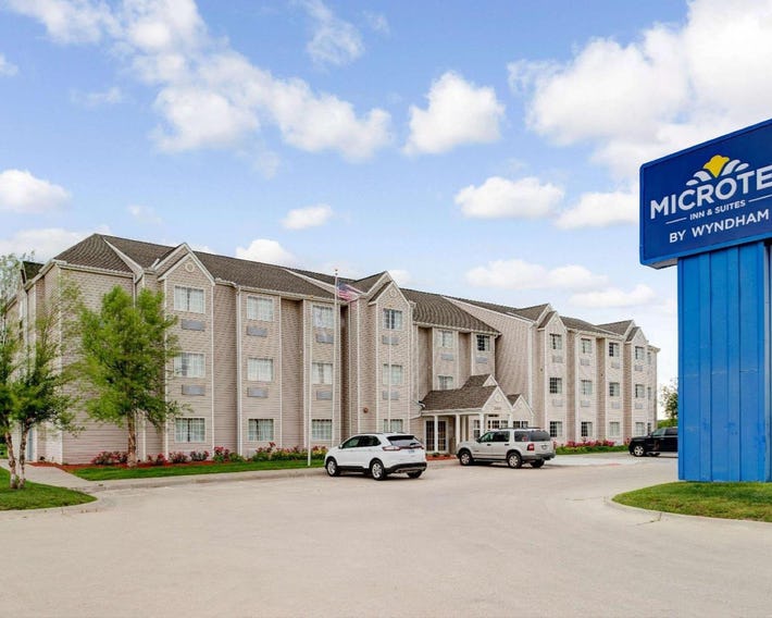 Microtel Inn & Suites by Wyndham Bellevue/Omaha