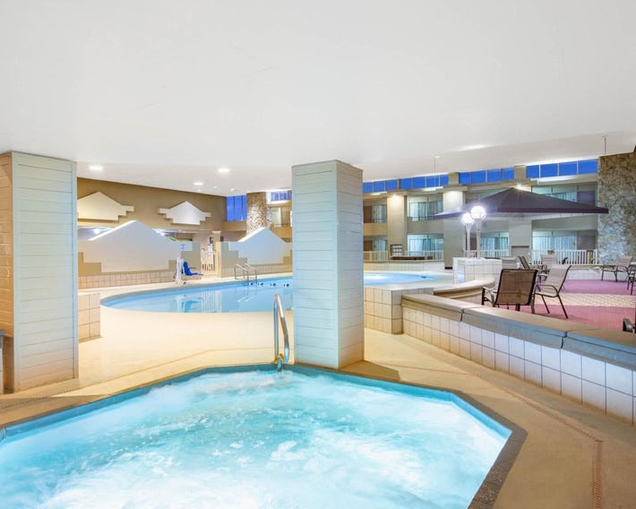 Ramada by Wyndham Midtown Grand Island