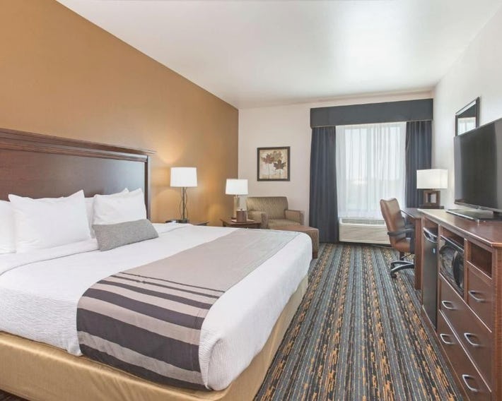 Best Western Plus Lincoln Inn & Suites