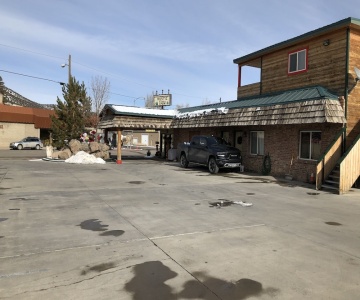 Rustic Inn Motel