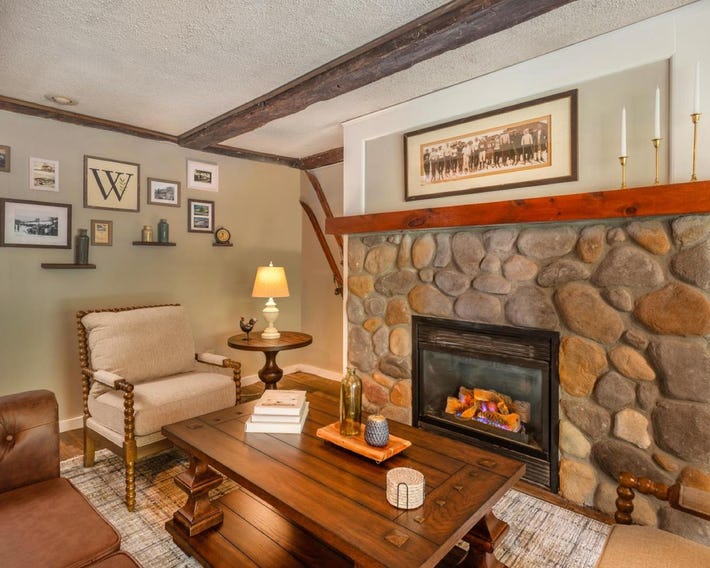 Whitney's  Inn at Jackson