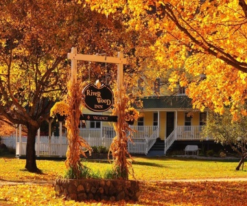 RiverWood Inn