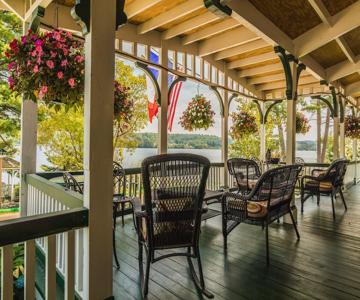 Lake House At Ferry Point