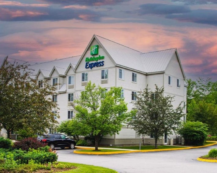Holiday Inn Express & Suites - Lincoln East - White Mountains by IHG