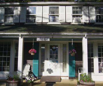 White Trellis Motel