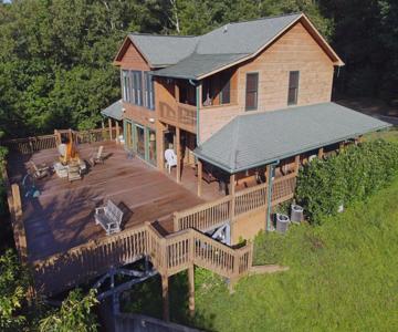 3BR Luxury Cabin • Hot Tub, Fireplaces & Firepit