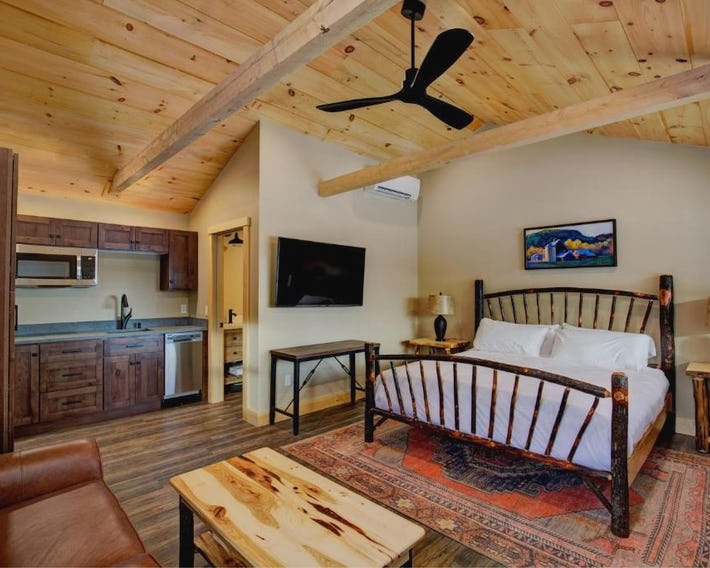 The Lodge by Sunapee Stays