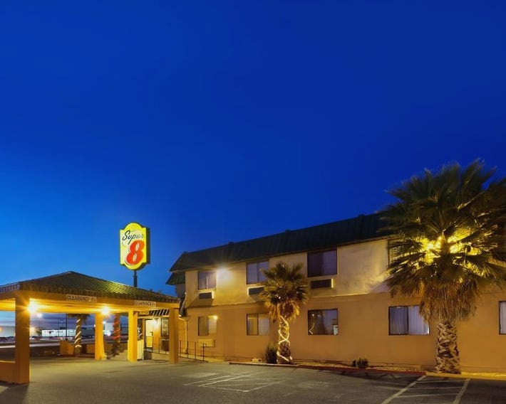 Super 8 by Wyndham Alamogordo - White Sands