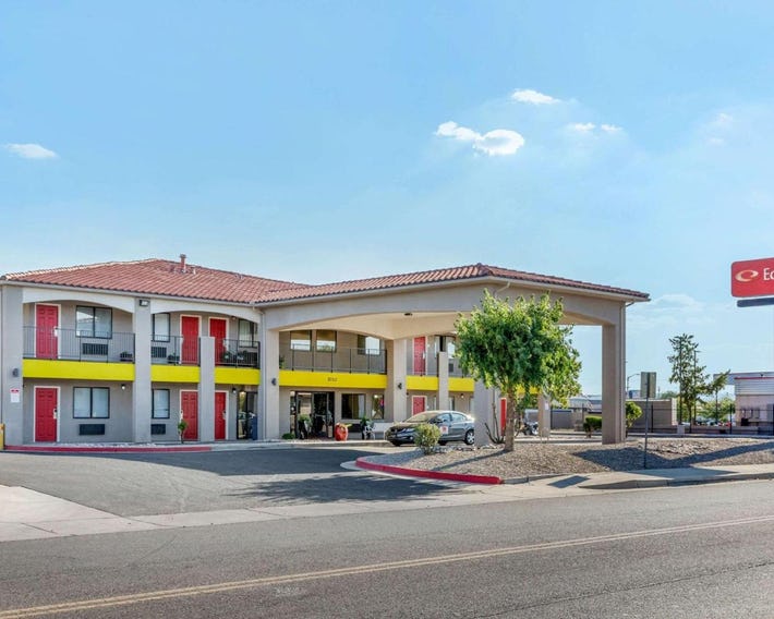 Econo Lodge West - Coors Blvd