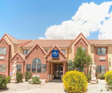 Microtel Inn & Suites by Wyndham Gallup - PET FRIENDLY
