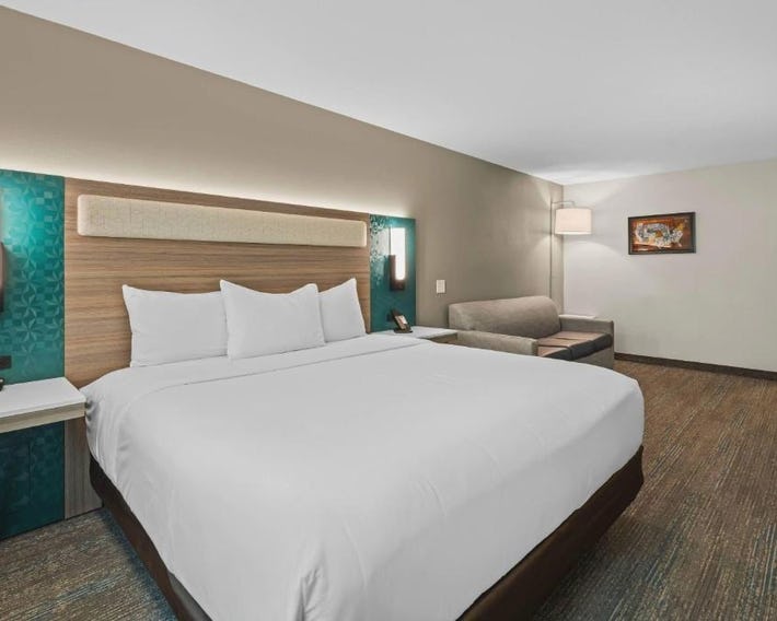 Econo Lodge Inn & Suites Santa Fe South