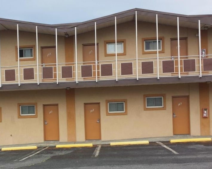 Hallmark Motel