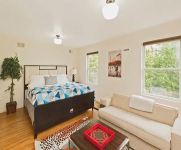 Racpanos Modern Stays