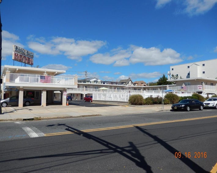 Sifting Sands Motel