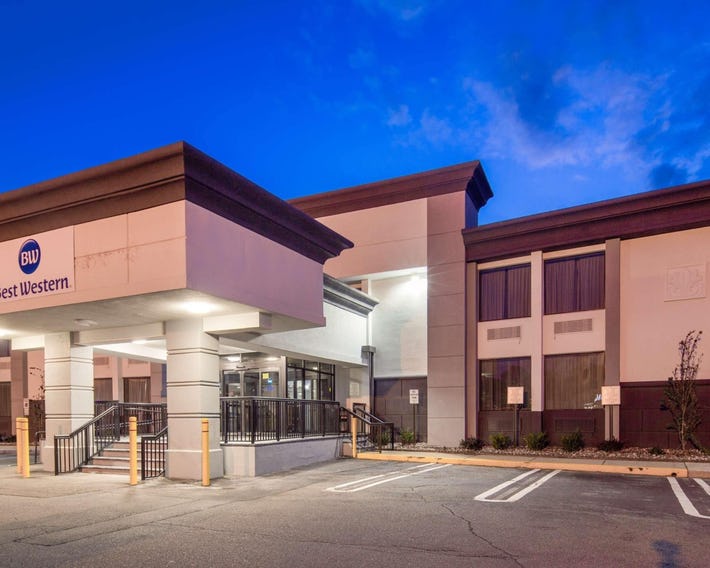 Best Western Paramus Hotel & Suites