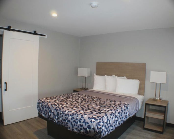 Riviera Motor Inn