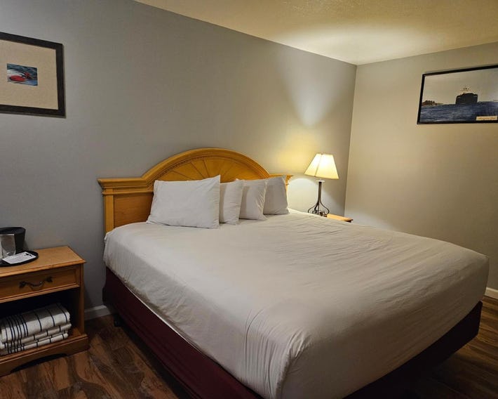 Captain's Inn and Suites