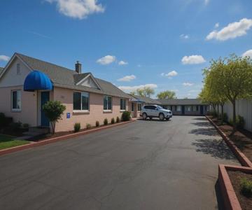 Boulevard Inn