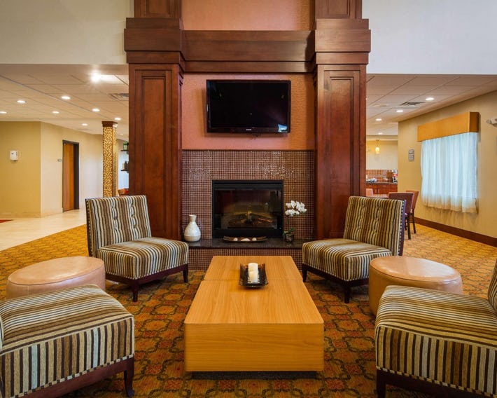 Best Western Plus Finger Lakes Inn & Suites