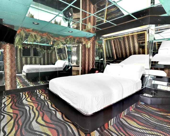 Hollywood Motel