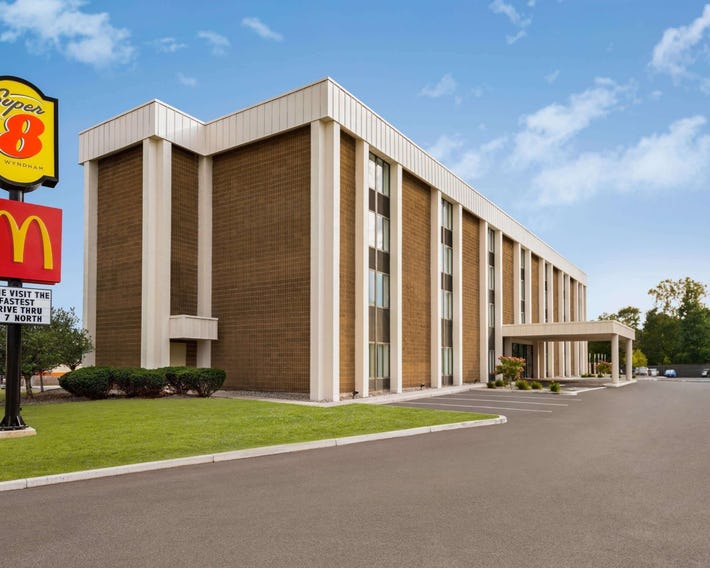 Super 8 by Wyndham Liverpool/Syracuse North Airport