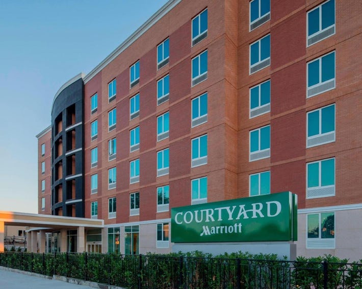 Courtyard New York Queens/Fresh Meadows