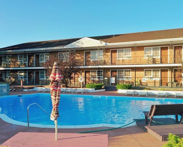 Budget Host East End Riverhead