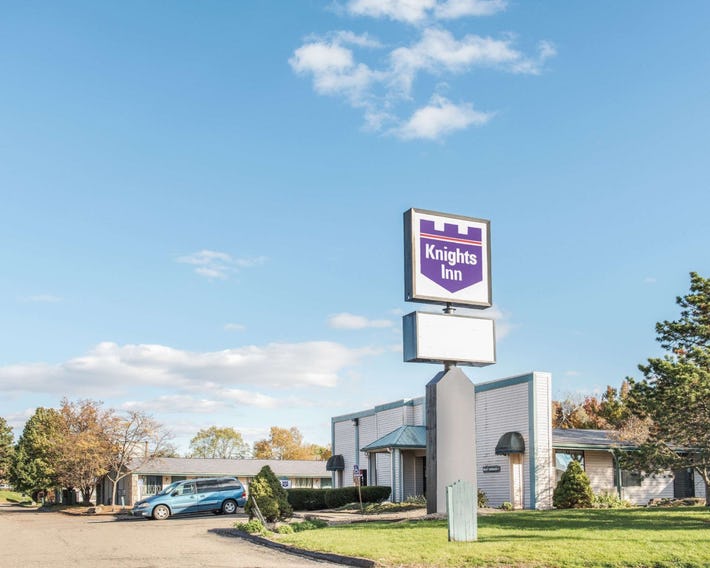 Knights Inn Canton
