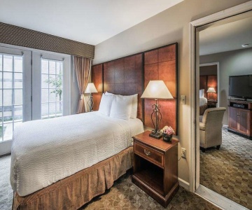 Cloverleaf Suites Columbus