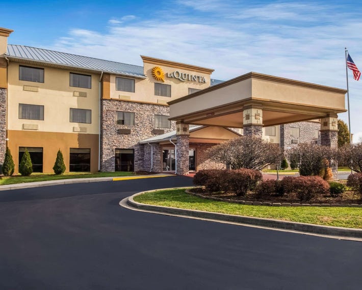 La Quinta Inn & Suites by Wyndham Fairborn Wright-Patterson