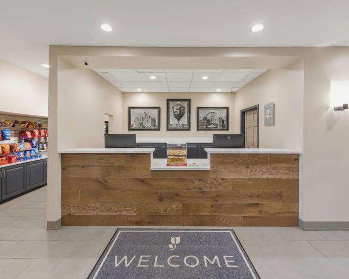 Country Inn & Suites by Radisson, Findlay, OH