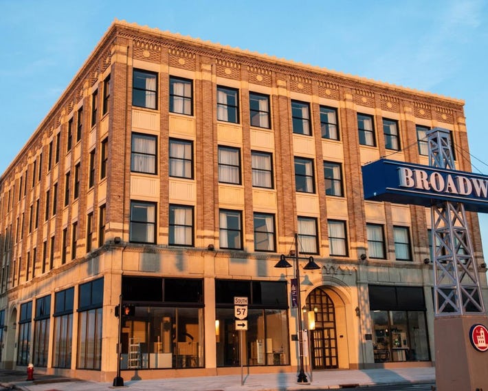 Ariel Broadway Hotel