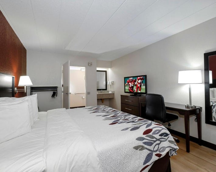 Red Roof Inn Cleveland - Medina