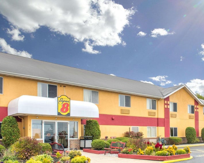 Super 8 by Wyndham Medina