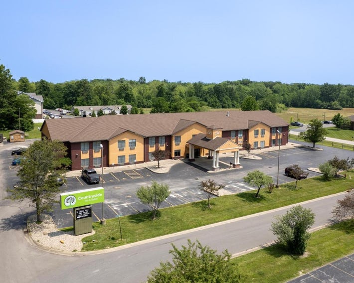 Countryside Inn and Suites