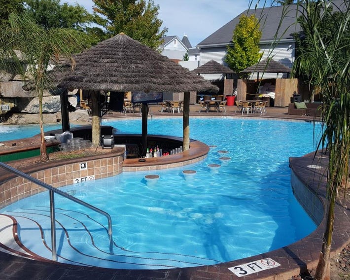 Commodore Resort