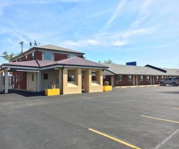 Americas Best Value Inn & Suites - East Toledo/Millbury