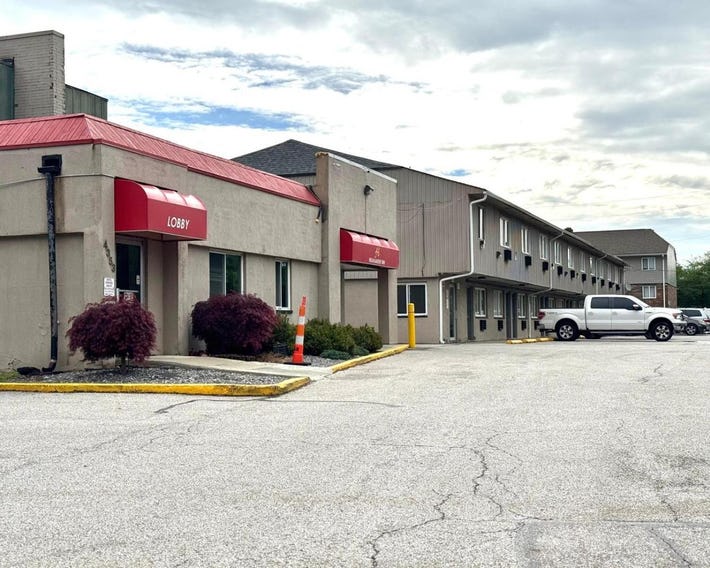 Highlander Inn Cleveland Beachwood Near I-480