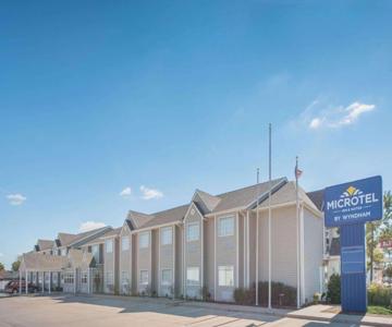 Microtel Inn & Suites by Wyndham Altus