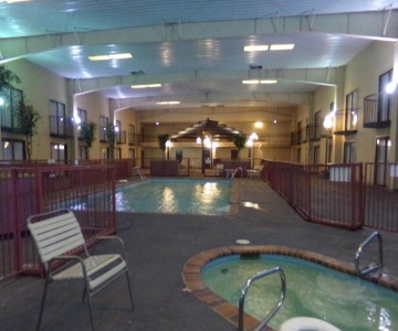 Econo Lodge Inn & Suites