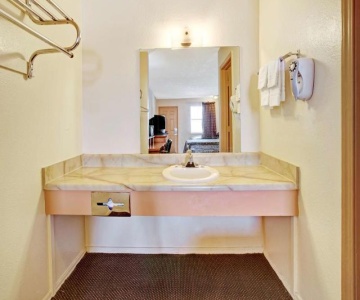 Budget Inn