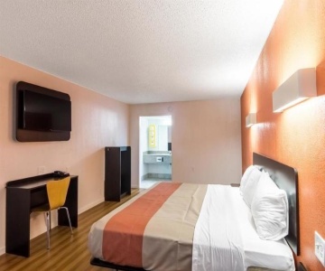 Motel 6 Clinton OK