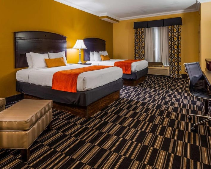 Best Western Plus Barsana Hotel & Suites