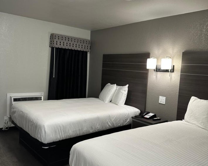 Sleepy Traveler Motel